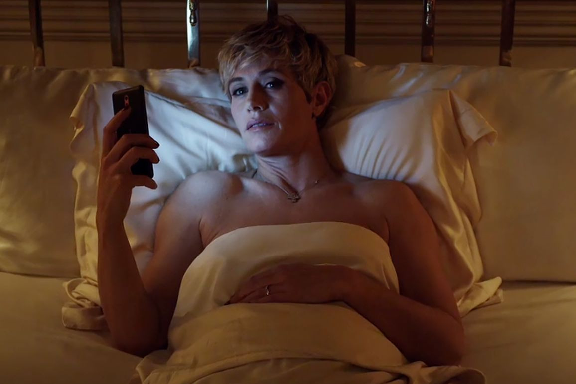 29 cảnh sex trong phim điện ảnh và truyền hình táo bạo nhất năm 2020 - Phần 1 ảnh 7