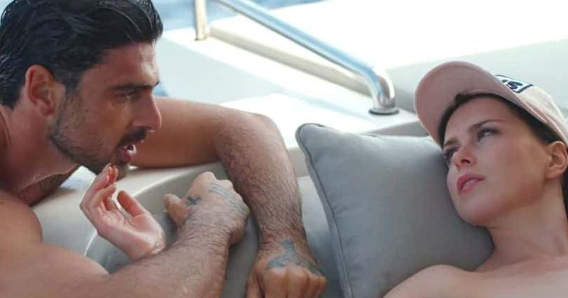 29 cảnh sex trong phim điện ảnh và truyền hình táo bạo nhất năm 2020 - Phần 2 ảnh 2