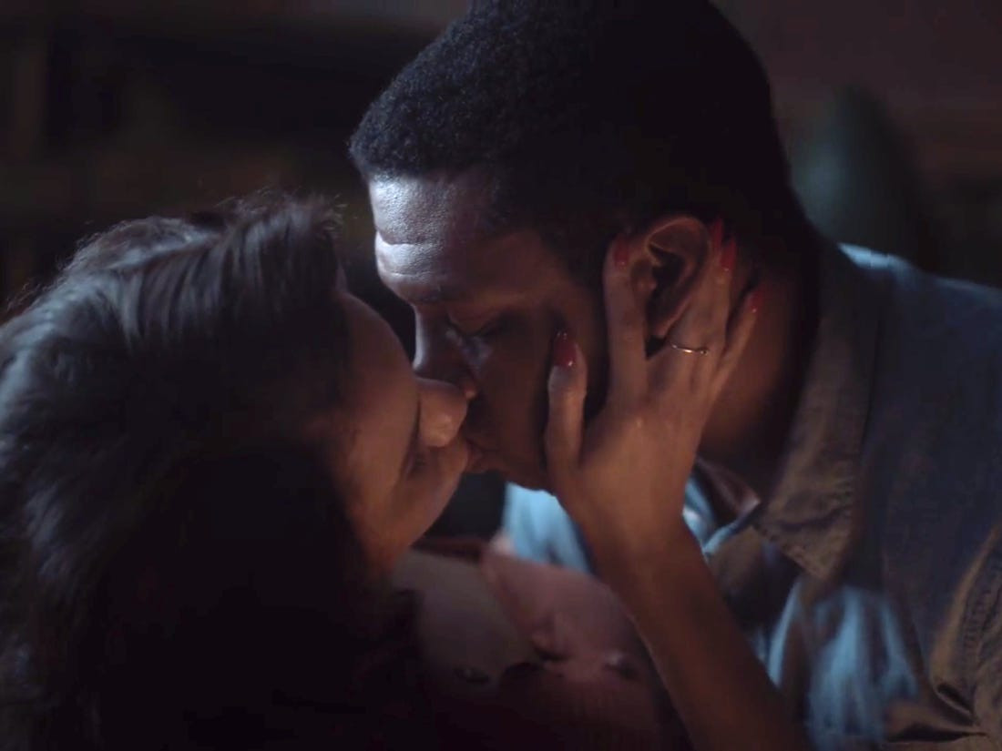 29 cảnh sex trong phim điện ảnh và truyền hình táo bạo nhất năm 2020 - Phần 1 ảnh 6