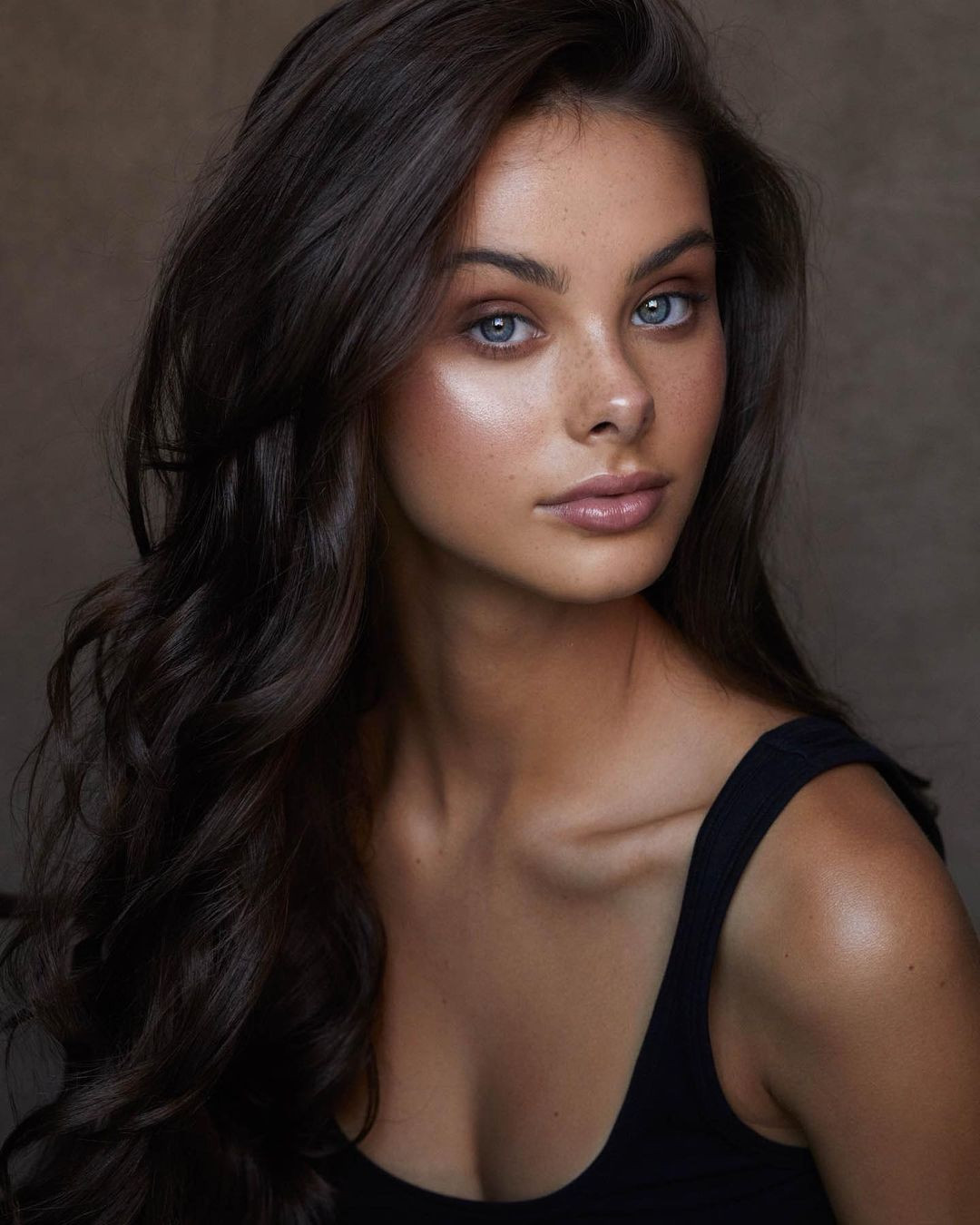 Nhan sắc cực phẩm của top 5 gương mặt đẹp nhất thế giới năm 2020 ảnh 8