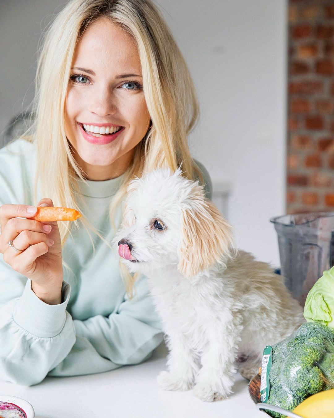 Nhan sắc cực phẩm của top 5 gương mặt đẹp nhất thế giới năm 2020 ảnh 14