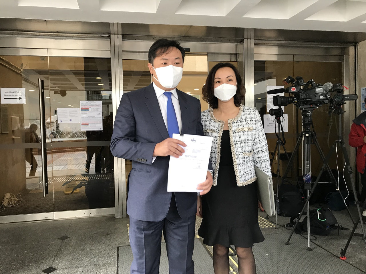 Kiện Châu Tinh Trì, bạn gái thua ê chề còn phải trả khoản phí khổng lồ ảnh 2