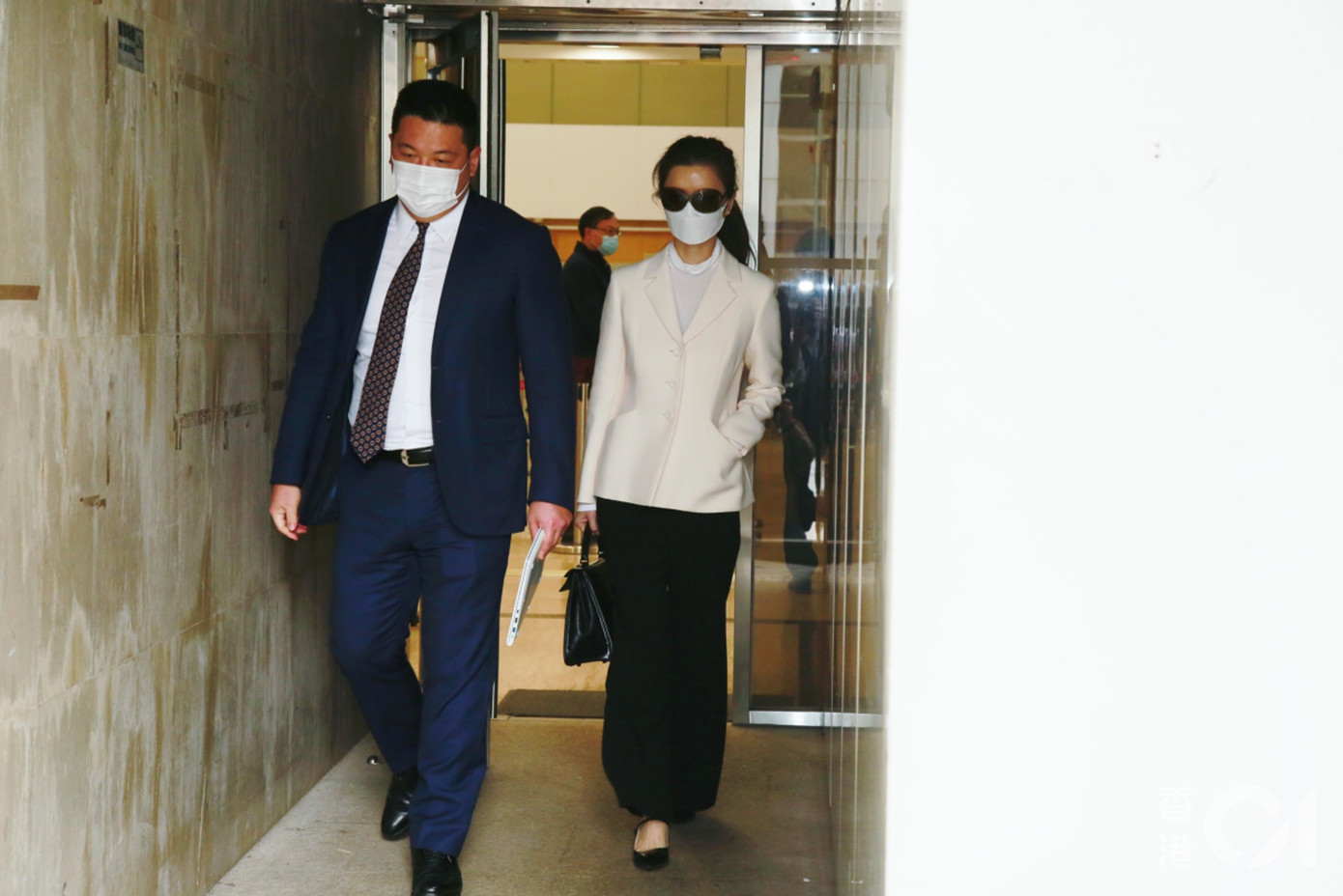 Kiện Châu Tinh Trì, bạn gái thua ê chề còn phải trả khoản phí khổng lồ ảnh 3