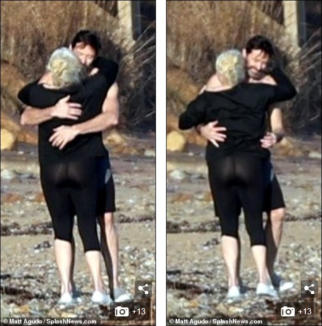 ‘Người sói’ khoe cơ bắp rắn rỏi tuổi 52, ôm ấp tình tứ bà xã U70 trên bãi biển ảnh 3