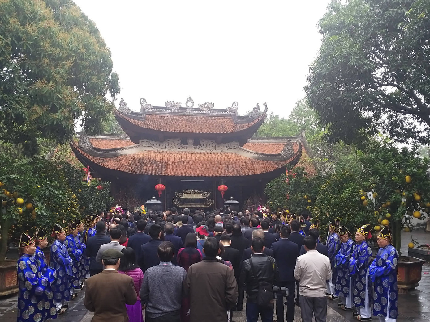 Các kiều bào tiêu biểu vào Lăng viếng Chủ tịch Hồ Chí Minh ảnh 3