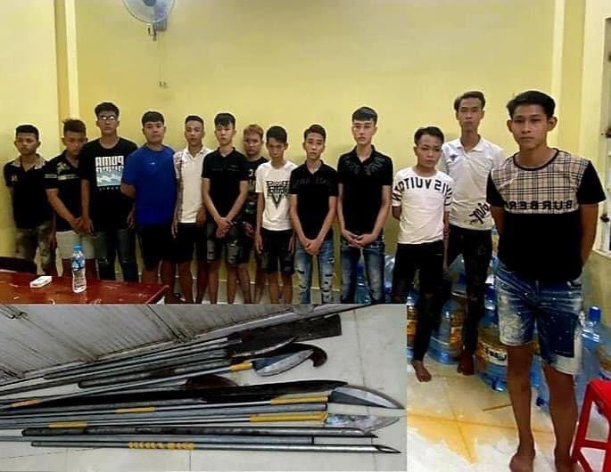 Bị chặn bắt khi cùng 30 người đi 'huyết chiến', nam thanh niên rút súng bắn công an ảnh 1