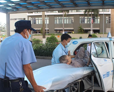 Nam thanh niên bị thương nặng do pháo nổ ảnh 1