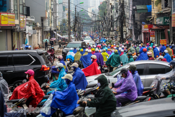 Mưa triền miên, phố phường Hà Nội tắc tứ bề ngày đầu tuần ảnh 8