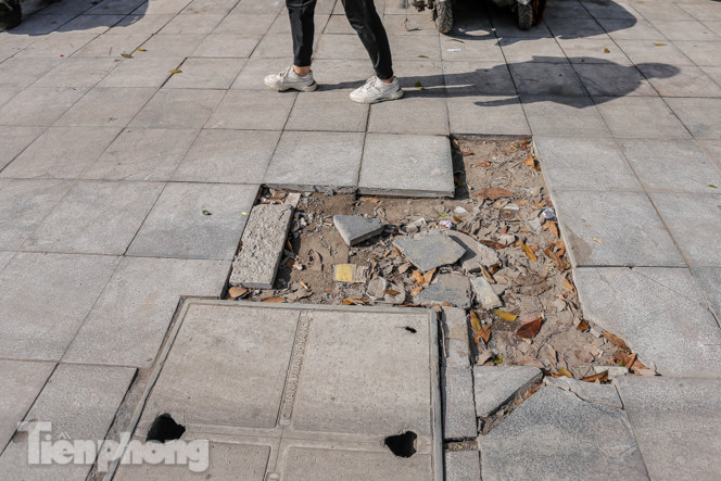 Sau ba năm lát, đá 'độ bền 70 năm' và gạch vỉa hè nhiều nơi vỡ nát ảnh 13