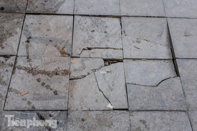 Sau ba năm lát, đá 'độ bền 70 năm' và gạch vỉa hè nhiều nơi vỡ nát ảnh 15