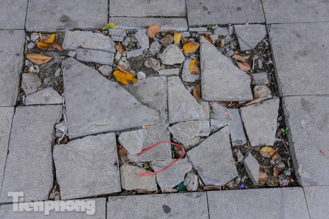 Sau ba năm lát, đá 'độ bền 70 năm' và gạch vỉa hè nhiều nơi vỡ nát ảnh 2