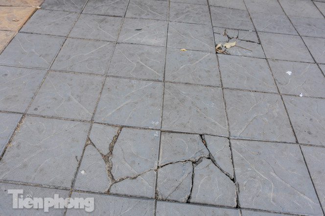Sau ba năm lát, đá 'độ bền 70 năm' và gạch vỉa hè nhiều nơi vỡ nát ảnh 3