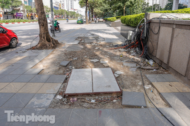 Sau ba năm lát, đá 'độ bền 70 năm' và gạch vỉa hè nhiều nơi vỡ nát ảnh 5