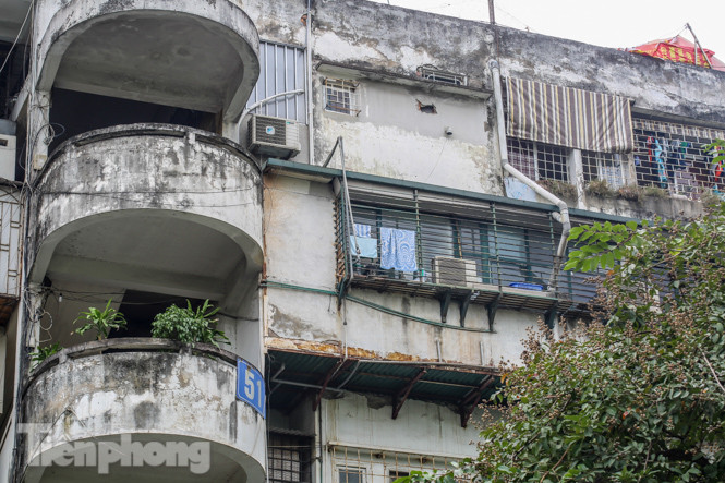 Tận thấy khu chung cư trước nguy cơ sập đổ ở giữa Thủ đô ảnh 2