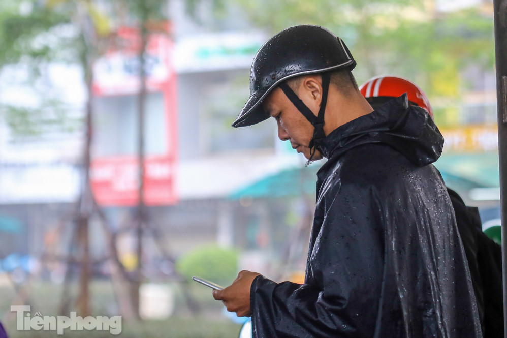 Mức phạt tăng 'tiền triệu', người dân Thủ đô vẫn thờ ơ với khẩu trang khi ra đường ảnh 4