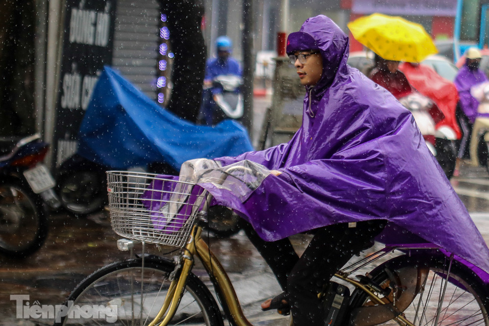 Mức phạt tăng 'tiền triệu', người dân Thủ đô vẫn thờ ơ với khẩu trang khi ra đường ảnh 11