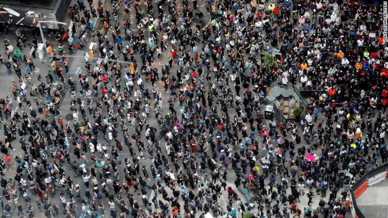 Dữ dội đối đầu cảnh sát và người biểu tình Mỹ ảnh 7