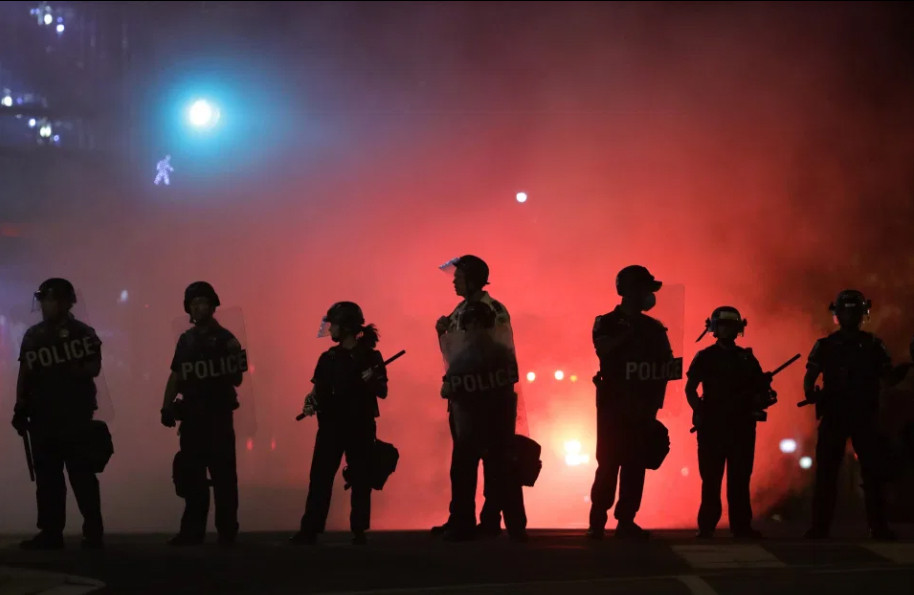 Sự thật Tổng thống Trump xuống hầm ngầm và bí ẩn ở độ sâu hơn 300m ảnh 1