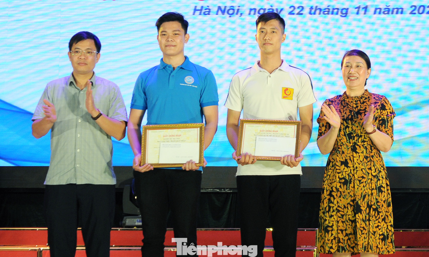 Sôi nổi tiểu phẩm phản ánh ý thức tham gia giao thông của người trẻ ảnh 6