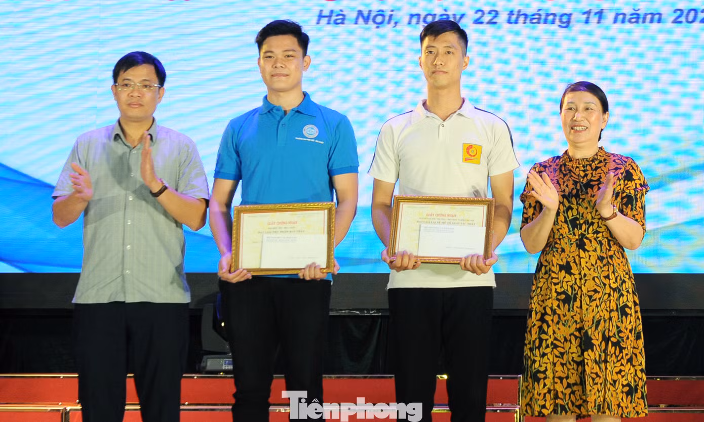 Sôi nổi tiểu phẩm phản ánh ý thức tham gia giao thông của người trẻ ảnh 6
