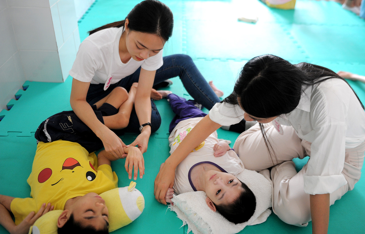 Ban tổ chức Hoa hậu Việt Nam thăm, tặng quà Trung tâm bảo trợ trẻ em Vũng Tàu ảnh 10