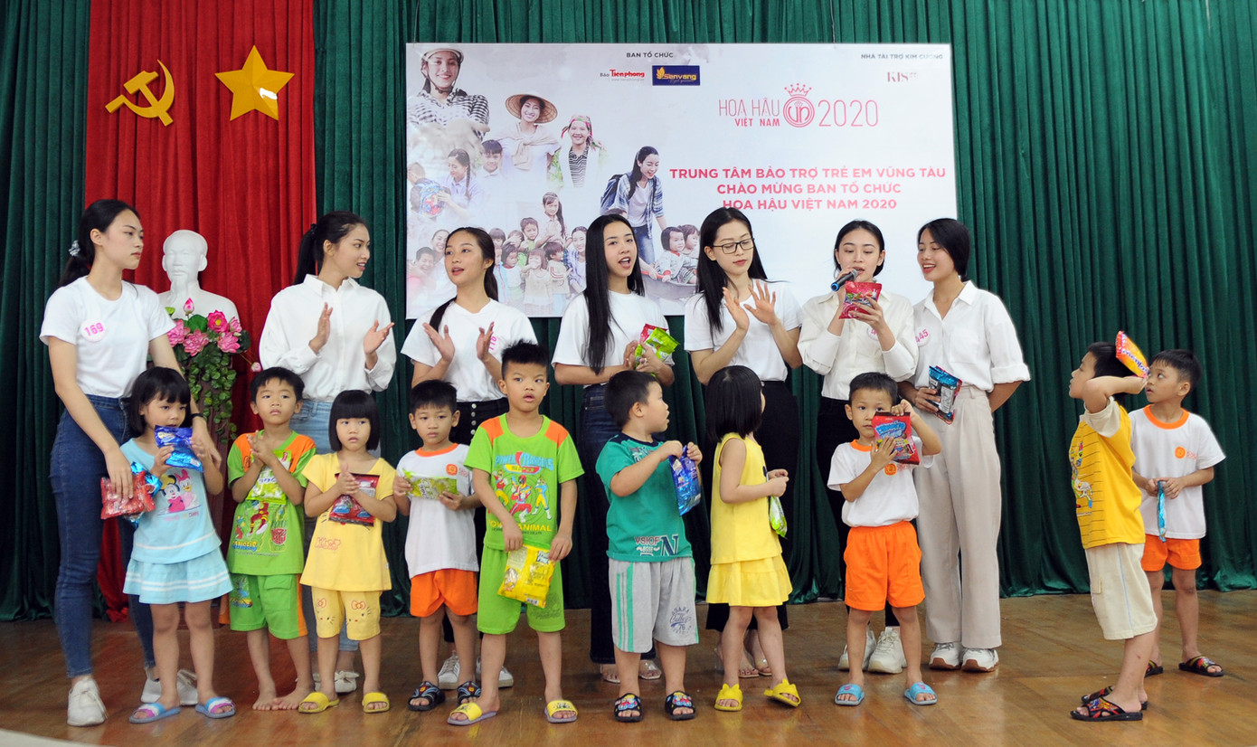Ban tổ chức Hoa hậu Việt Nam thăm, tặng quà Trung tâm bảo trợ trẻ em Vũng Tàu ảnh 7