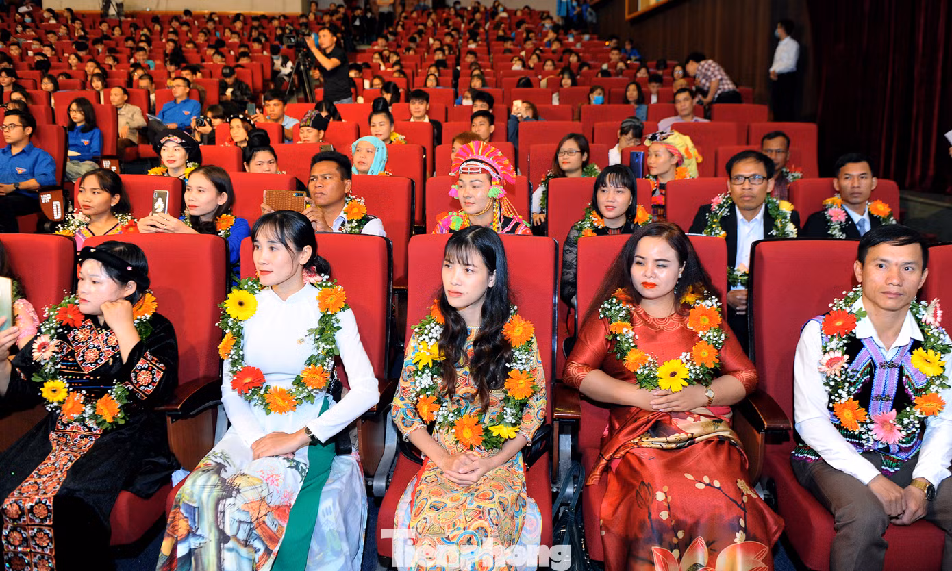 Vinh danh 63 thầy cô giáo dân tộc thiểu số tiêu biểu trên toàn quốc ảnh 4