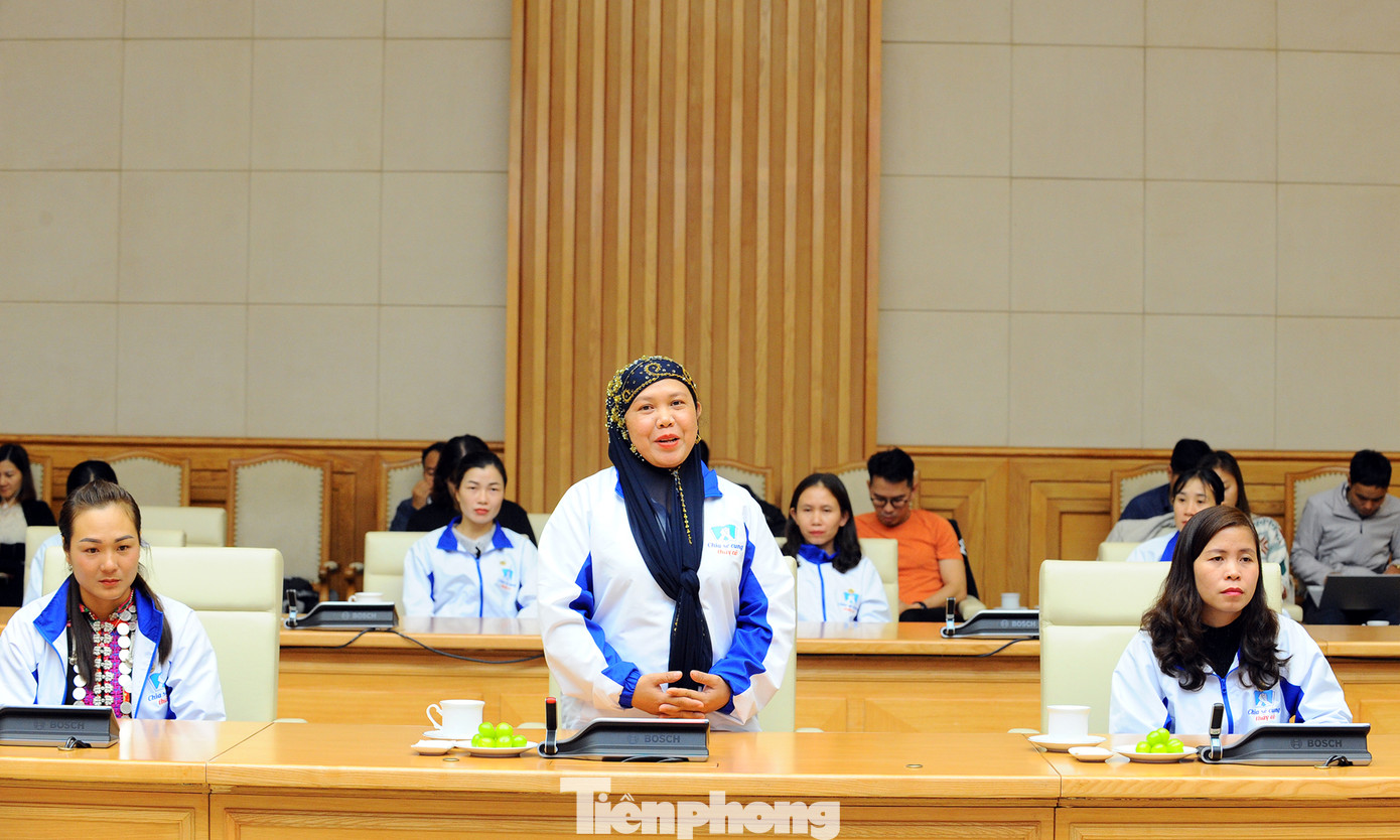 Phó Thủ tướng gặp gỡ 63 giáo viên dân tộc thiểu số ảnh 7