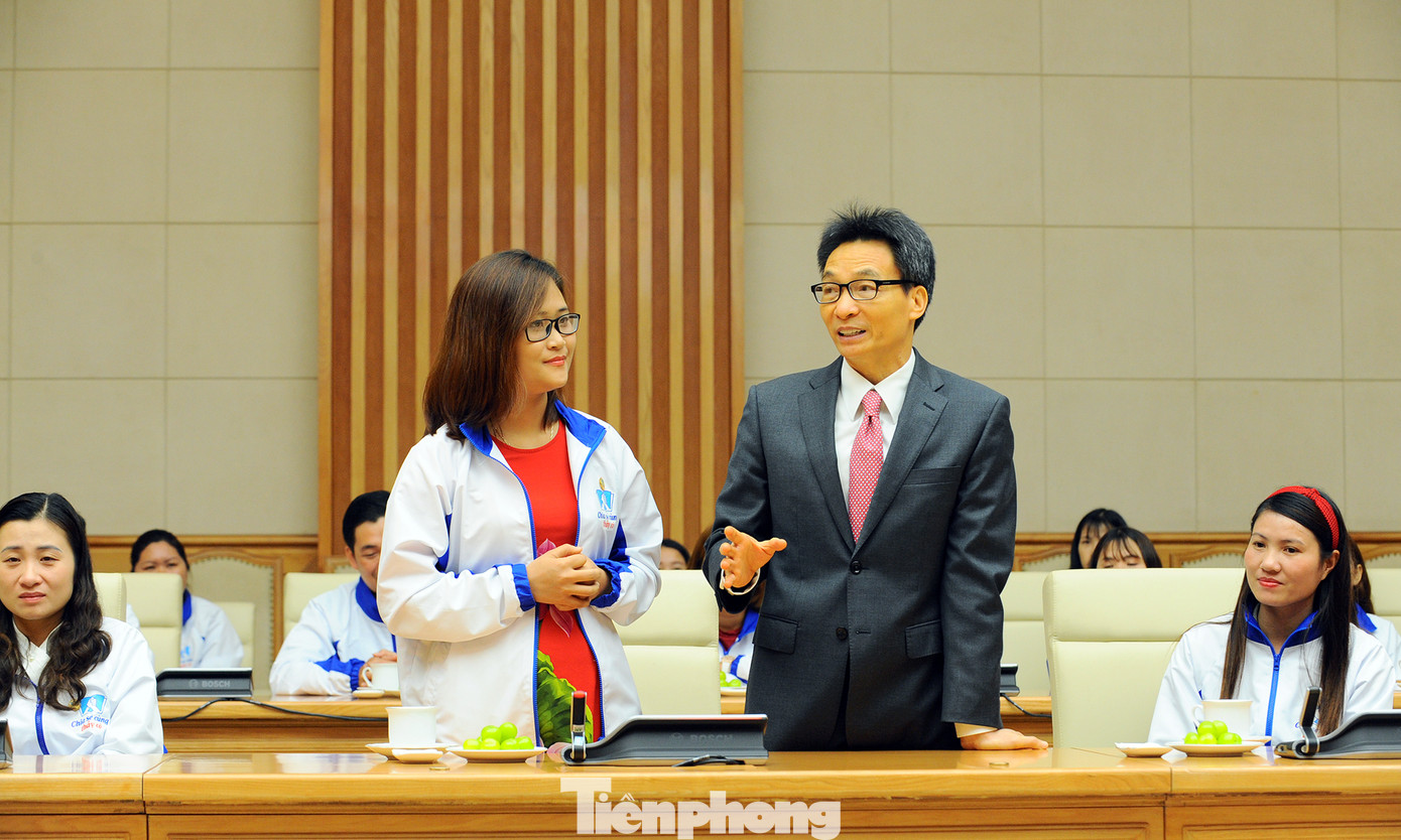 Phó Thủ tướng gặp gỡ 63 giáo viên dân tộc thiểu số ảnh 10