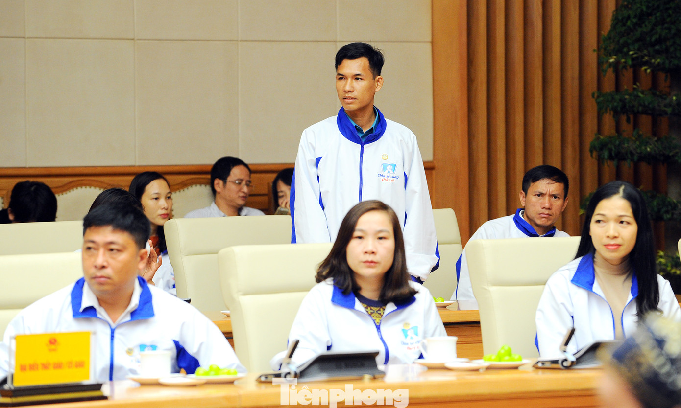 Phó Thủ tướng gặp gỡ 63 giáo viên dân tộc thiểu số ảnh 9