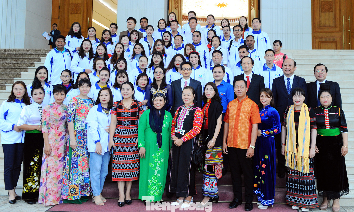 Phó Thủ tướng gặp gỡ 63 giáo viên dân tộc thiểu số ảnh 15