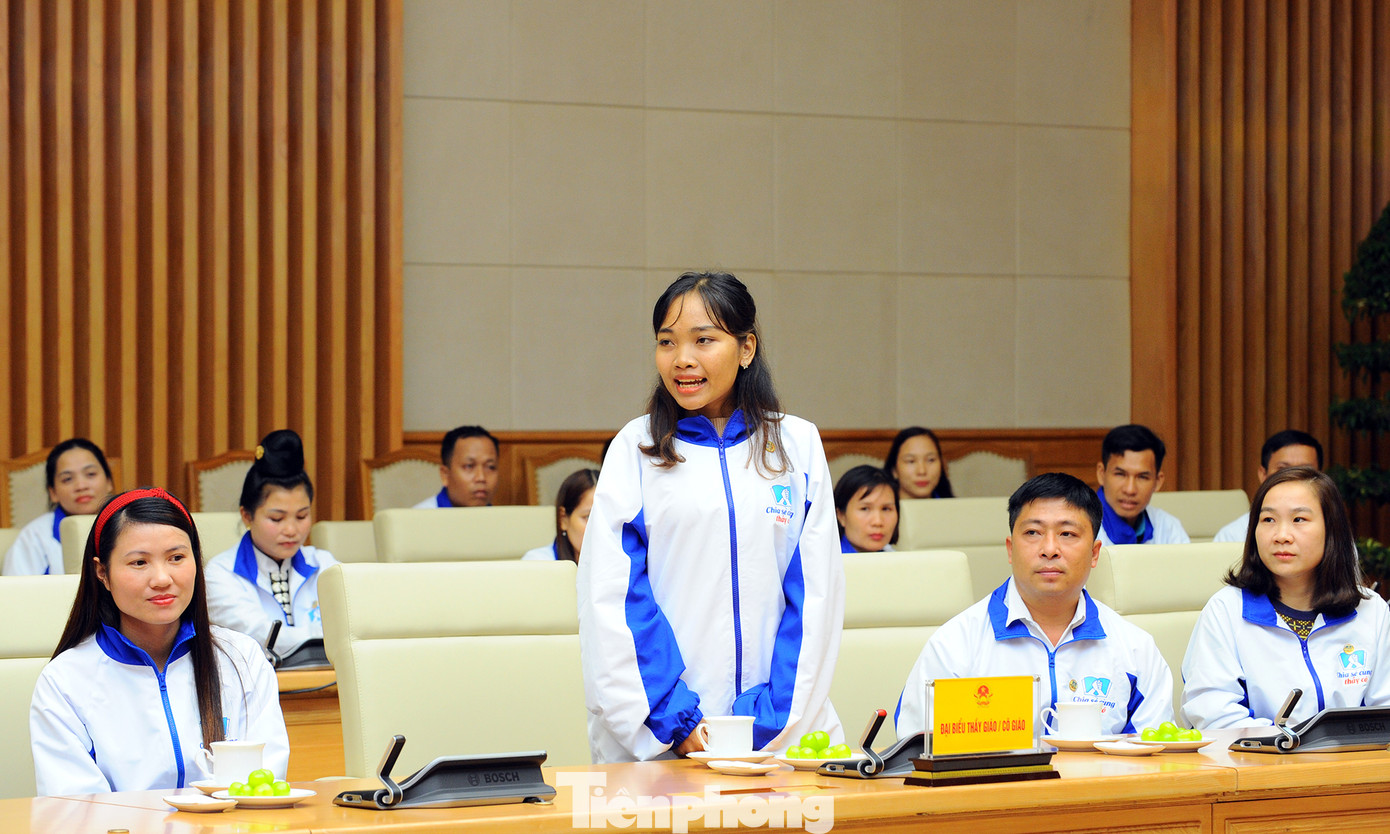 Phó Thủ tướng gặp gỡ 63 giáo viên dân tộc thiểu số ảnh 6