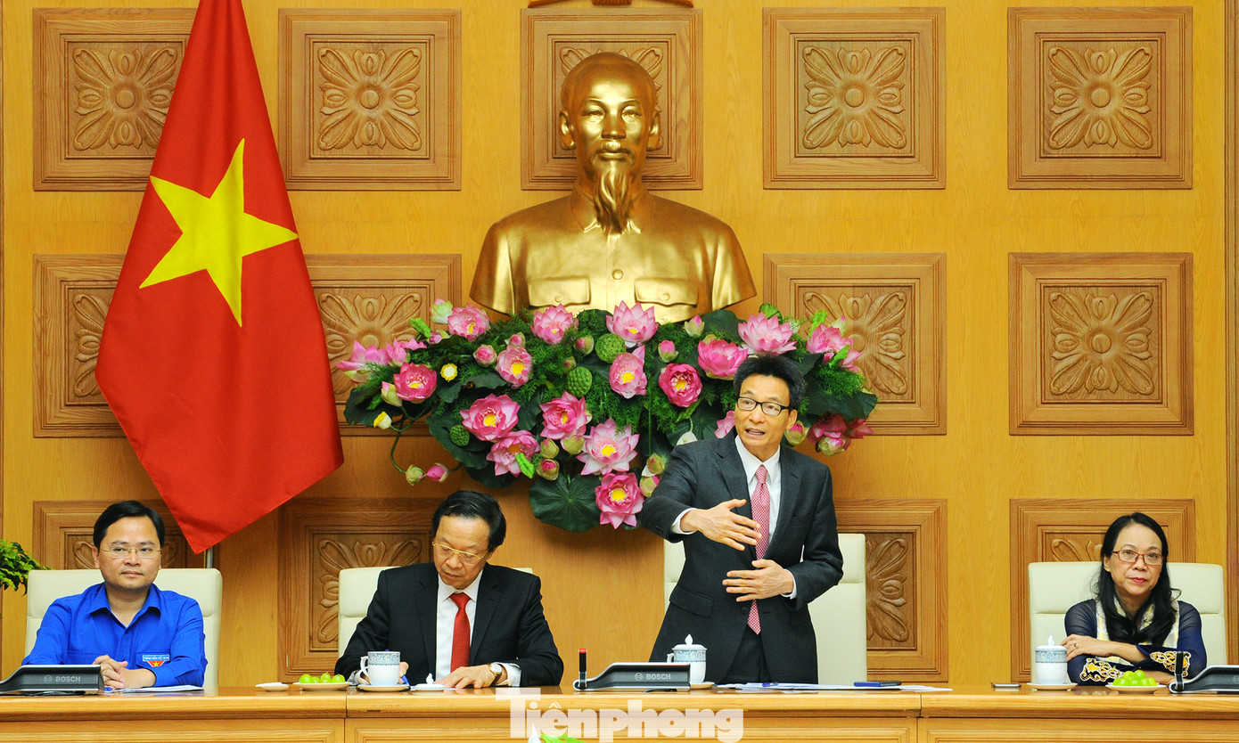 Phó Thủ tướng gặp gỡ 63 giáo viên dân tộc thiểu số ảnh 11