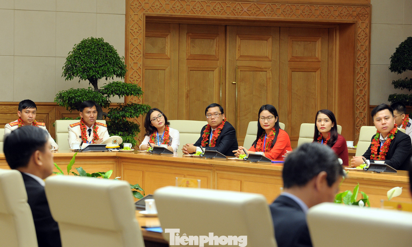 Cán bộ, công chức phải thể hiện vai trò 'công bộc' của dân ảnh 10