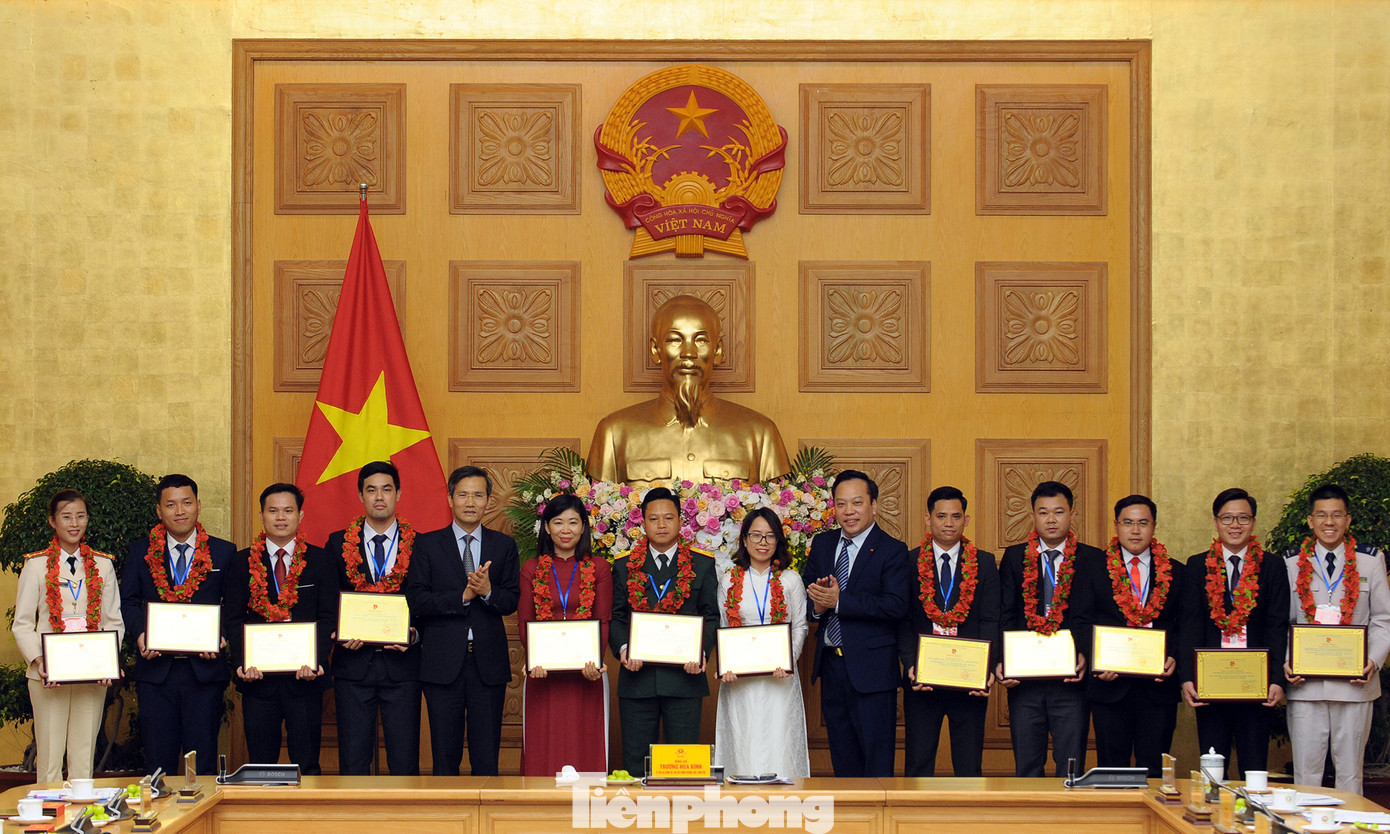 Cán bộ, công chức phải thể hiện vai trò 'công bộc' của dân ảnh 16