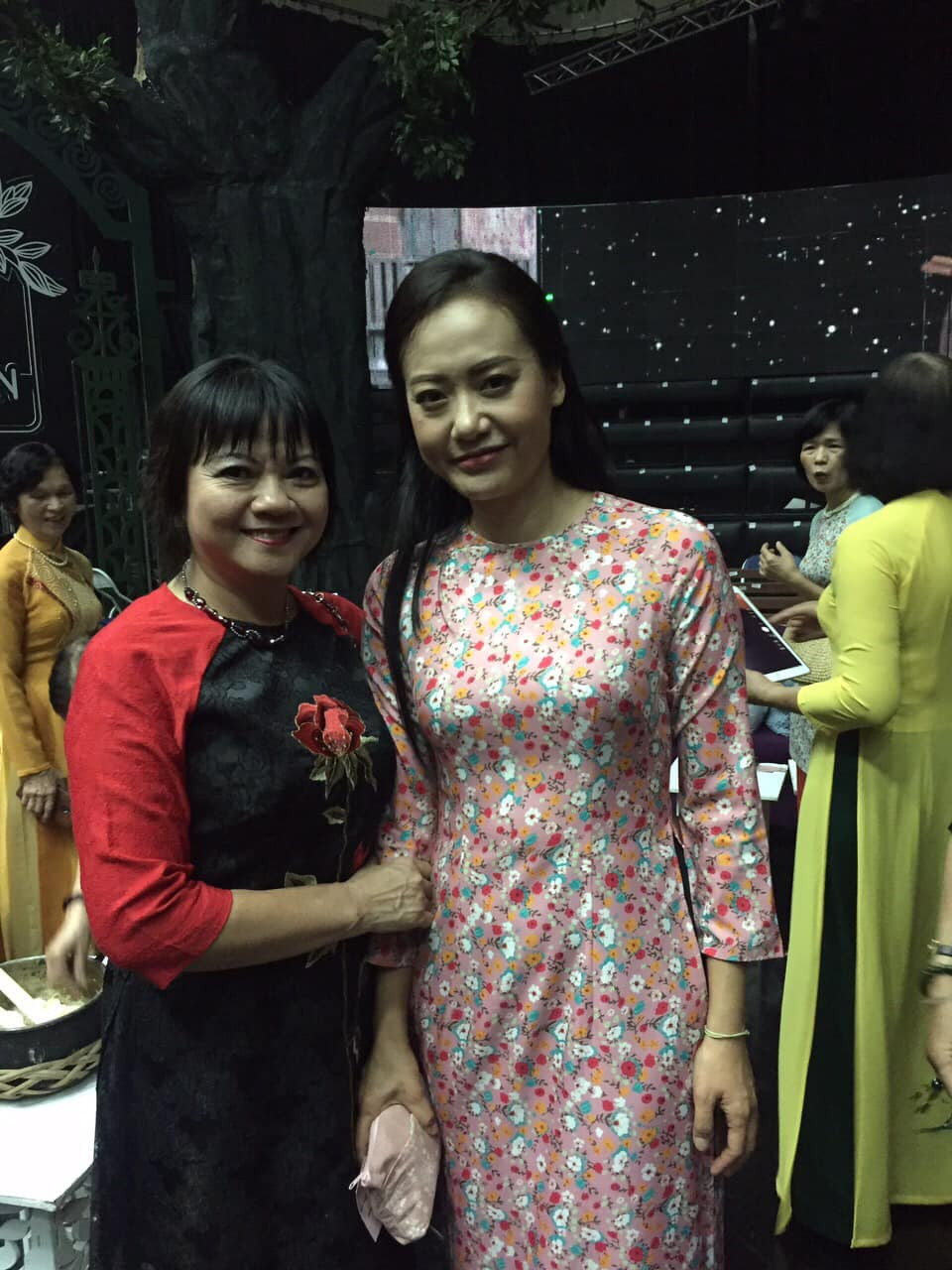 Tuổi thơ dữ dội của Hồng Ánh - 'thánh bơm đểu' trong 'Tiệc trăng máu' ảnh 1