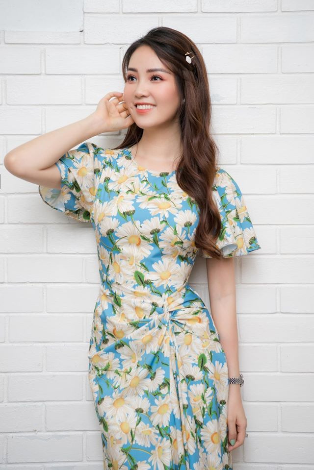 Mai Phương Thuý mặc váy trễ ngực sexy, hội ngộ dàn 'bông hậu' ở tiệc sinh nhật Tú Anh ảnh 8