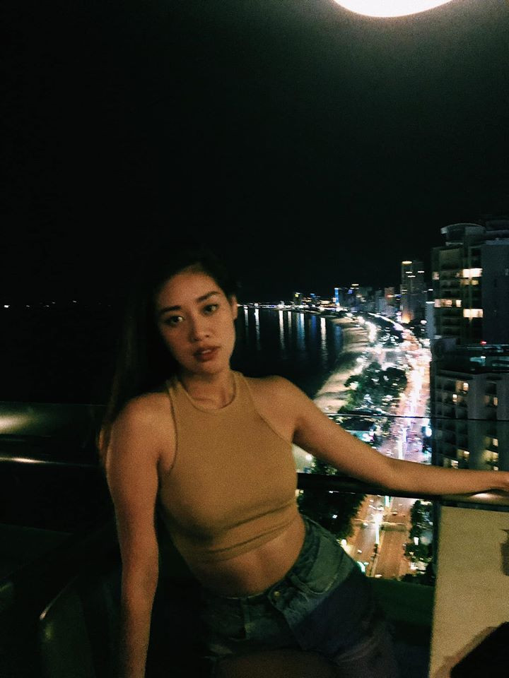 Mai Phương Thuý mặc váy trễ ngực sexy, hội ngộ dàn 'bông hậu' ở tiệc sinh nhật Tú Anh ảnh 12