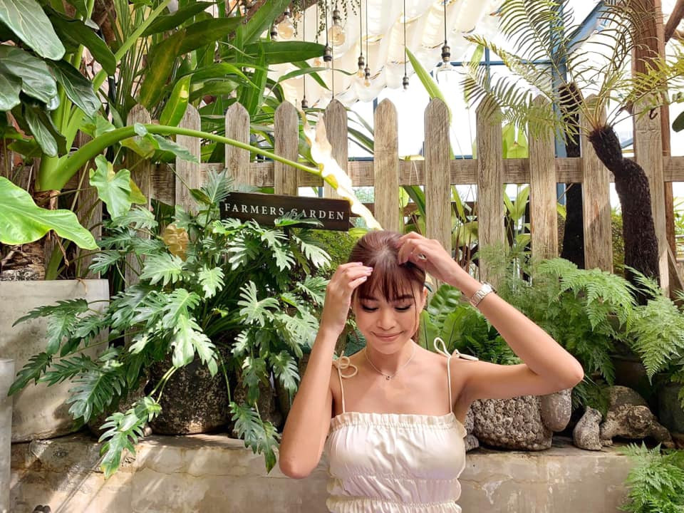 Mai Phương Thuý mặc váy trễ ngực sexy, hội ngộ dàn 'bông hậu' ở tiệc sinh nhật Tú Anh ảnh 14