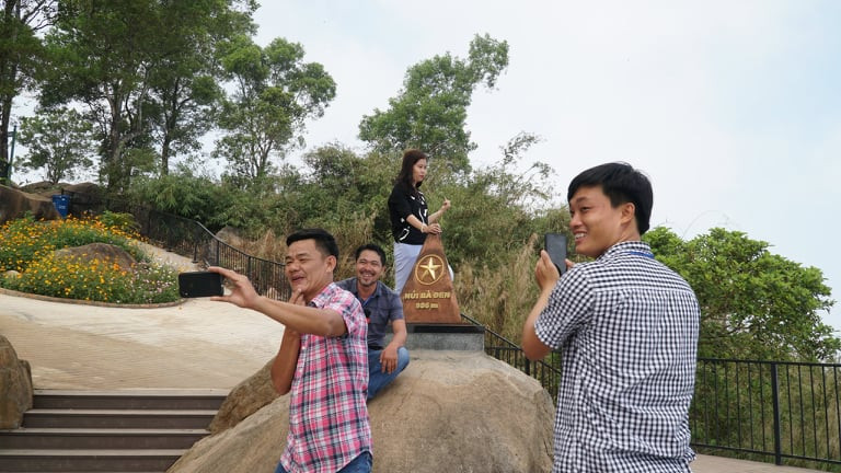 Tạm ngừng hệ thống cáp treo cũ, máng trượt lên núi Bà Đen ảnh 3