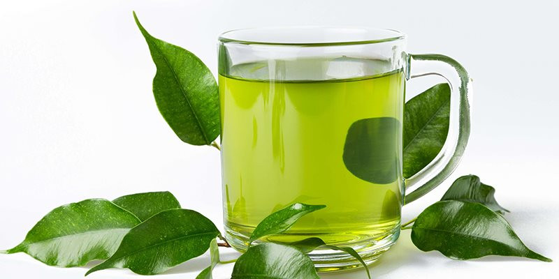 Trà xanh có hàm lượng tannin và caffeine cao nên uống quá đặc sẽ gây ra hiện tượng đau đầu, buồn ngủ. Nếu duy trì thói quen này trong thời gian dài sẽ gây ảnh hưởng tới sức khỏe. Ảnh minh họa: Internet Uống trà xanh theo cách này cực độc, hại hơn mắc ung thư ảnh 2