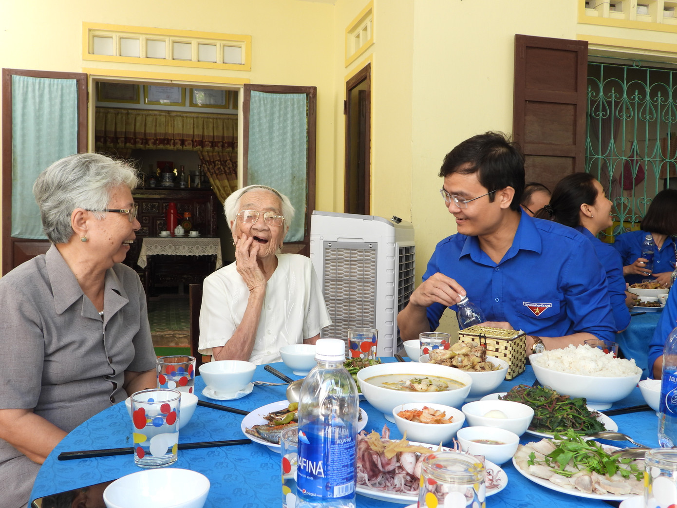 Trao 3.000 suất cơm đến bệnh nhân khó khăn tại Quảng Bình ảnh 5