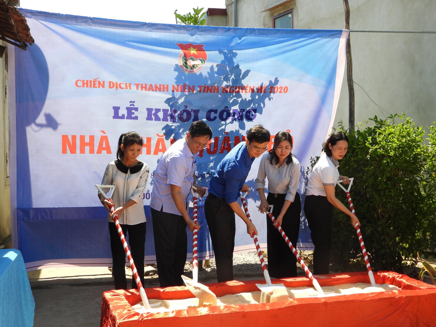 Trao 3.000 suất cơm đến bệnh nhân khó khăn tại Quảng Bình ảnh 2