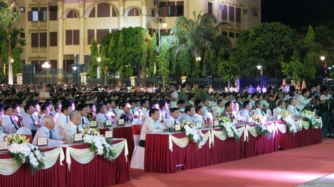 Khánh thành tượng đài Bác Hồ với Nhân dân Quảng Bình ảnh 5