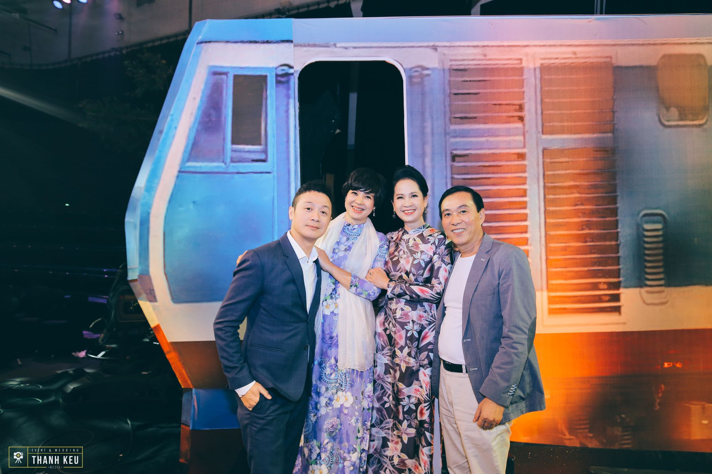 Vợ chồng nghệ sĩ Đỗ Kỷ, Hương Bông lần đầu chia sẻ về những kỷ niệm ở bến tàu ảnh 1