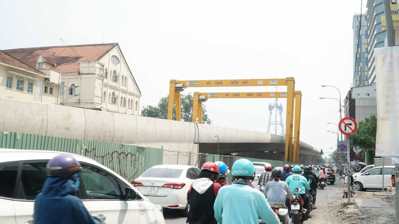 Cầu Thủ Thiêm 2 lại dừng thi công vì 'đói' vốn, thiếu mặt bằng ảnh 2