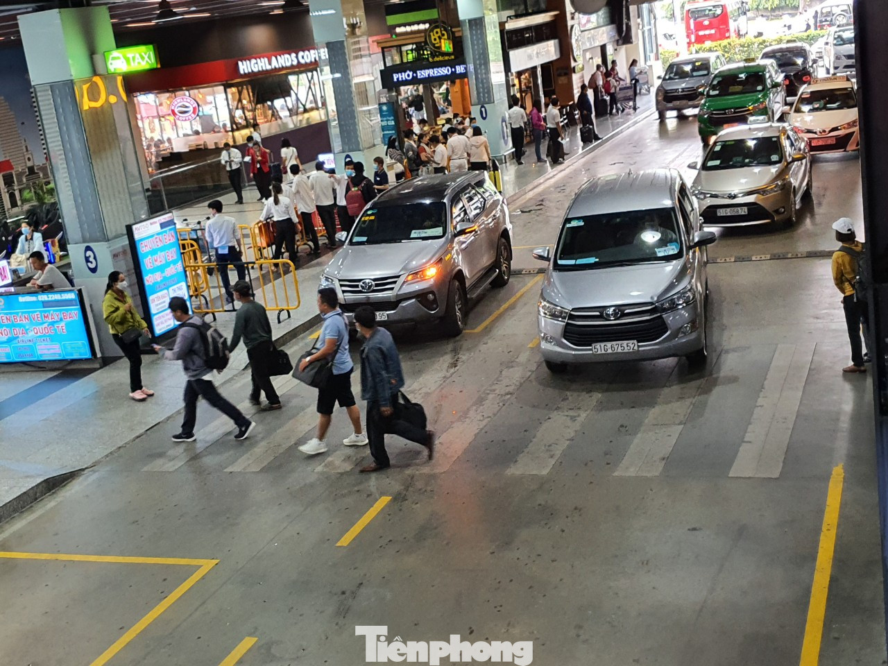 TPHCM đề xuất xây cầu vượt, hầm chui trước sân bay Tân Sơn Nhất ảnh 2
