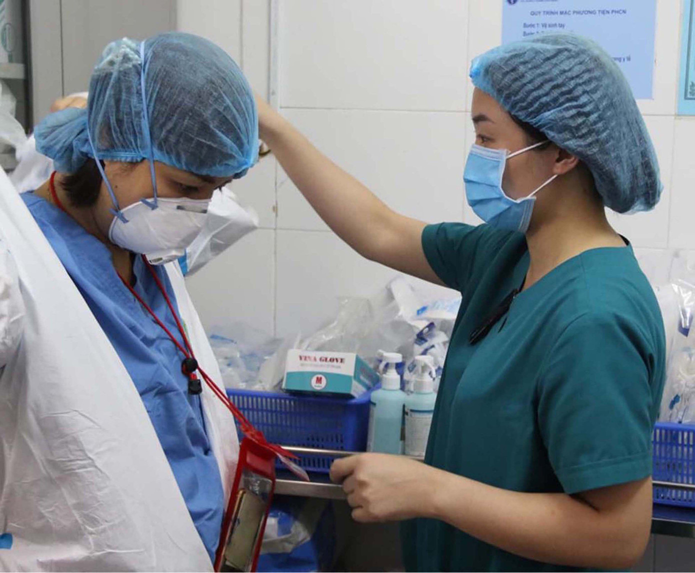 Bóng hồng lặng lẽ nơi tâm dịch ảnh 1