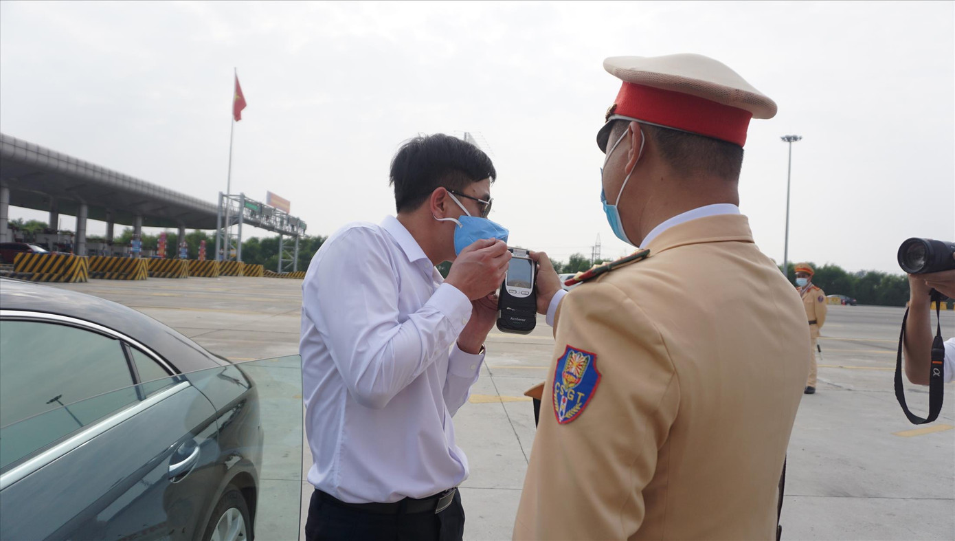 Hàng nghìn 'ma men' bị xử phạt ảnh 2