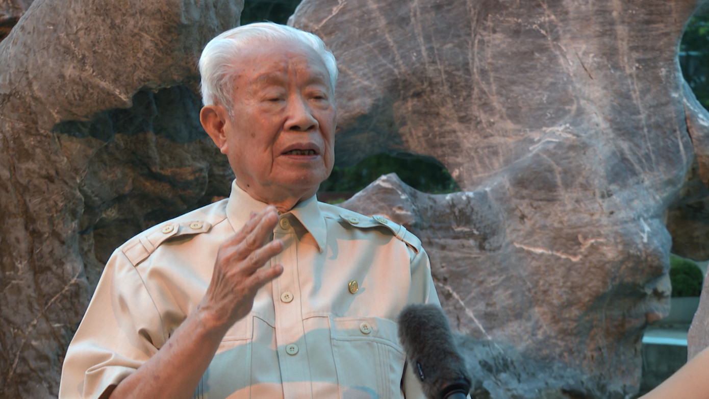 Máu và hoa: Quyết định lịch sử ảnh 1